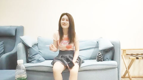 迷妹推荐--约炮漂亮小姐姐 身材苗条 上位骑乘小哥很快缴械