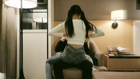 迷妹推荐--双马尾极品妹子互摸调情蹲着口交上位骑坐猛操搞得喊爸爸