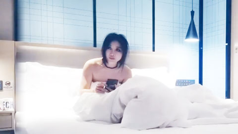 迷妹推荐--约了个高颜值长裙妹子啪啪，口交上位骑乘抱着抽插猛操呻吟诱人