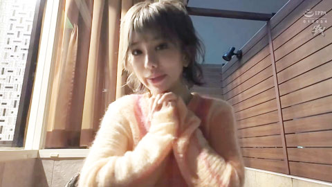 性欲很顽皮，如果一个淫秽女人用唾液引诱我，我就必须走！乳液很多很滑！跨性别性交 有村希_001