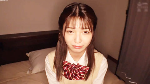 独家纯情制服美少女与老男人。重拾真人大小黑发少女魅力的经典SEX_002