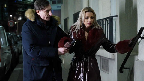 送刚失恋的富婆回家