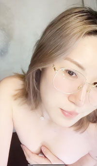 快手小主播 溺水小花 与榜一大哥微信1V1裸舞自摸小骚穴 5V1