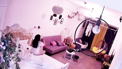 迷妹推荐--解密偷拍两对男女啪啪男大生趁退房前快点把妹子搞定纹身男爆操制服骚妇