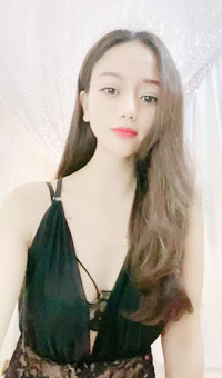 大波浪极品美御姐！大长腿黑色网袜！地上假屌骑坐，抬腿深插骚逼，从下往上视角极度诱惑