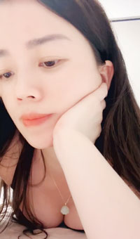 黑丝高跟跳蛋自慰喷水，浴室失神诱惑十足