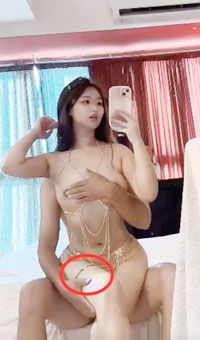 独家首发四川美术学院校花苏韵雯绝对本人腿部纹身实锤完美露脸大尺度露三点啪啪口交很骚很淫荡