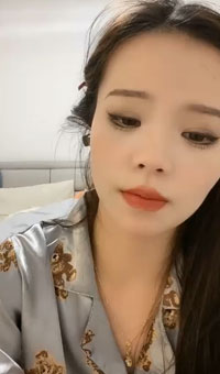 淫骚美御姐圆润美臀诱惑!性感吊带黑丝上下深插