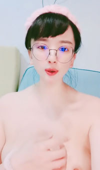 完美肥臀展示 翘起大屁股掰开嫩穴 无毛道具爆菊花 针筒往逼里灌水很是淫骚！_join_001