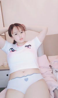 微胖萝莉学生妹_刚刚成年！发育极好的大屁股极品嫩妹