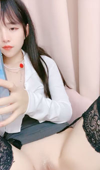 新晋校花下海！透视学生装，无毛馒头逼特写自慰