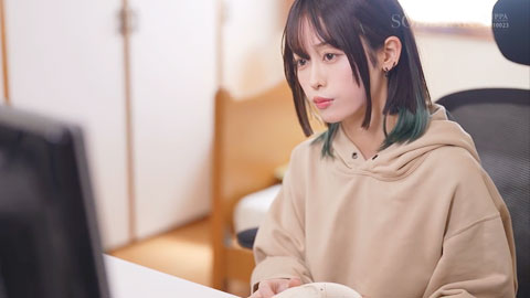 和网上认识的巨乳女朋友奔现，然后被她榨干的故事__001