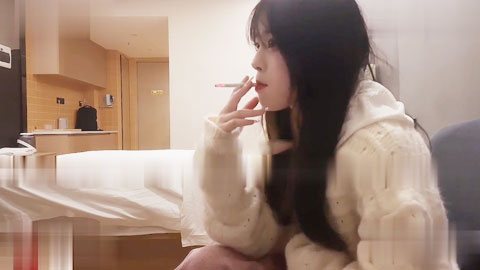 迷妹推荐--酒店约炮❤️_18岁小嫩妹辍学做外围，身材娇小玲珑清纯诱人