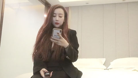 迷妹推荐--约操高端小姐姐，极品女神美乳翘臀肤白如玉激战一场