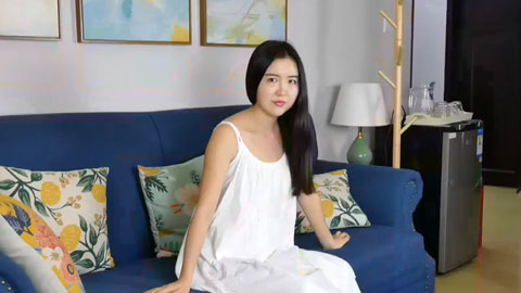 极品白虎一线天国模多多 酒店私拍在场摄影师全部咸猪手 淫水好多很诱惑