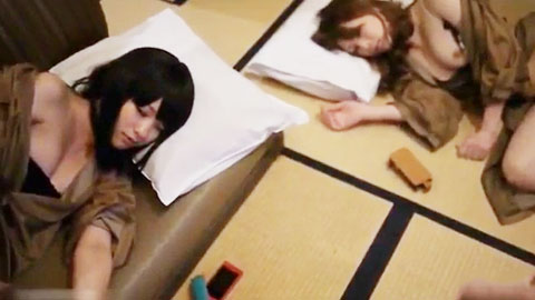 宾馆迷奸女同事和她超漂亮女儿_女孩奶子好大