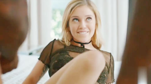 一下面对三个大黑牛花姐有点慌了