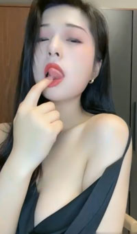 全裸骚舞  酸奶涂身