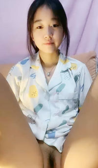 新人，学生妹【欣欣超可爱】宿舍大秀直播赚点零花钱-002