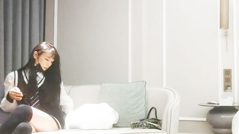 迷妹推荐--大胸御姐今夜来相伴，风骚妩媚，打桩机暴力抽插浪叫连连高潮阵阵