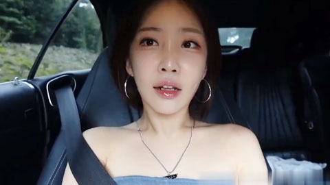 迷妹推荐--富二代开着豪车带美女兜风  随便在路边把事办了