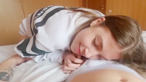 早起的妹儿有屌吃