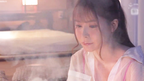 SONE_813_夏天回老家的美巨乳辣妹偶像青梅竹馬，用在都市磨練出的痴女技巧，把肥宅的我榨到一滴不剩_002