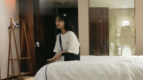 迷妹推荐--约啪巨乳大学生兼职妹，妹子幽默分享第一次经历