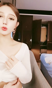 前凸后翘魔鬼身材 无毛肥穴嫩逼