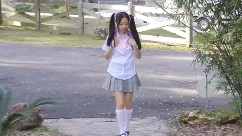 迷妹推荐--双马尾小萝莉学生不听洋肠老师教导被肉棒狠狠惩罚