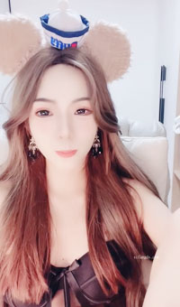 极品尤物，大屌自慰狂插高潮大潮喷