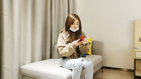 迷妹推荐--温柔漂亮的外围小姐姐，口交啪啪后入展示完美激情性爱，大神劲爆力作