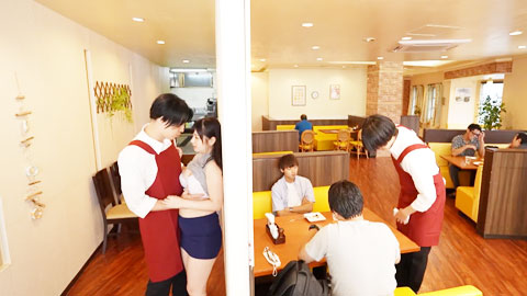 我的巨乳马尾女朋友做兼职