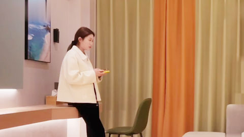 迷妹推荐--约炮清纯美女 大屌插进紧致小穴瞬间喊痛 就是要爆操但爽