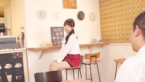 在职场暴露了自己的性癖 成为女性部下的脚奴