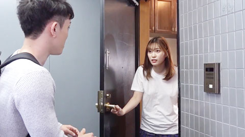 我变成了一个女人，并接受了我最好的朋友的愿望t_001