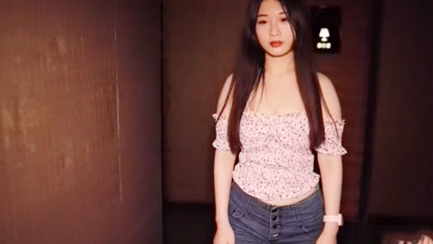 迷妹推荐--漂泊在网咖渡日的少女