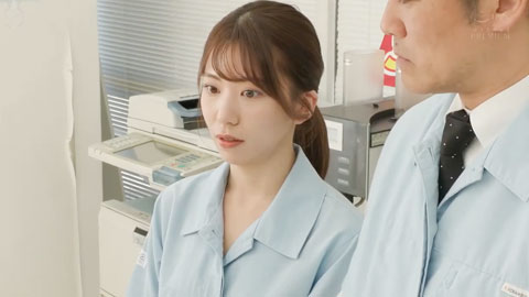 夫与我的关系冷淡，为了寻求安慰，我与便利商店店长建立了良好的关系，并沉溺于欲望与快乐之中…山岸逢花__002