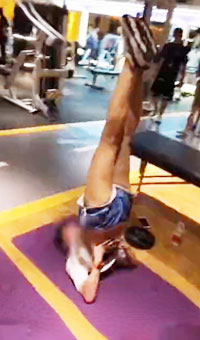 真实搭讪健身房的小姐姐，3个前男友从未让她高潮过