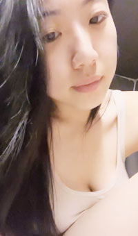 学生妹挺叛逆 在宿舍就把欲望写脸上了，极品美穴，身材一流很挑逗1