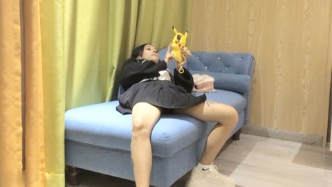 迷妹推荐--极品00后小萝莉，苗条淫荡，大屌狂干高潮