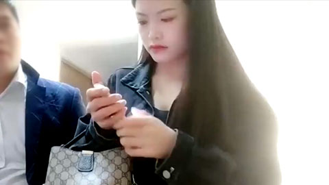 迷妹推荐--酒店约炮非常骚的抖音美女狐狸妹上门服务啪啪很久没射要靠妹子口爆撸射