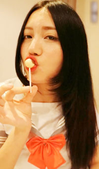 网络红人国模严佳丽超大尺度私拍_被摄影师摸骚穴自慰还呻吟诱惑