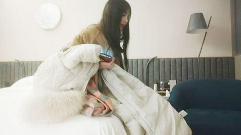 迷妹推荐--网红兼职下海，近期颜值排的上号的极品女神，榜一大哥打赏再多，不如自食其力，玉体娇嫩精彩劲爆