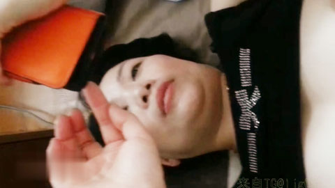 迷妹推荐--少妇老公自拍做爱流出，老夫老妻韵味悠长