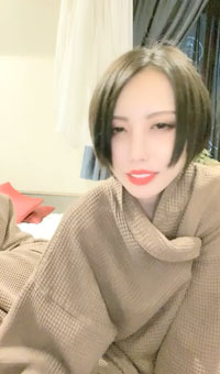 颜值不错的双女姐妹花女同的诱惑一起磨豆腐无毛骚逼抠的好刺激穿上假鸡巴内裤爆草