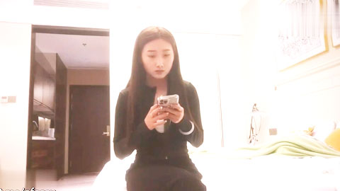 迷妹推荐--约了一个20岁身材和长相极品学妹近距离口交各姿势爆操叠罗汉的姿势优美