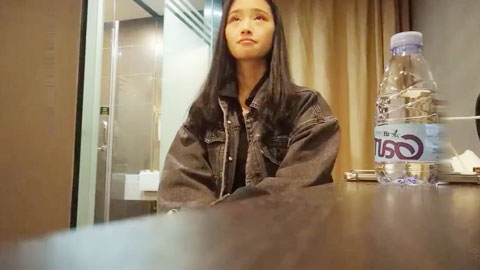 迷妹推荐--深夜私会前女友闺蜜偷情无套啪啪_这个闺蜜有点漂亮，连干两炮姿势繁多