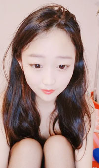 甜美小姐姐难得全裸自慰！脱光光自摸嫩穴，假屌磨蹭骑坐，黑丝美腿，低低呻吟娇喘