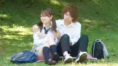 没有钱去旅馆的学生情侣，大白天前往公园打野炮--04